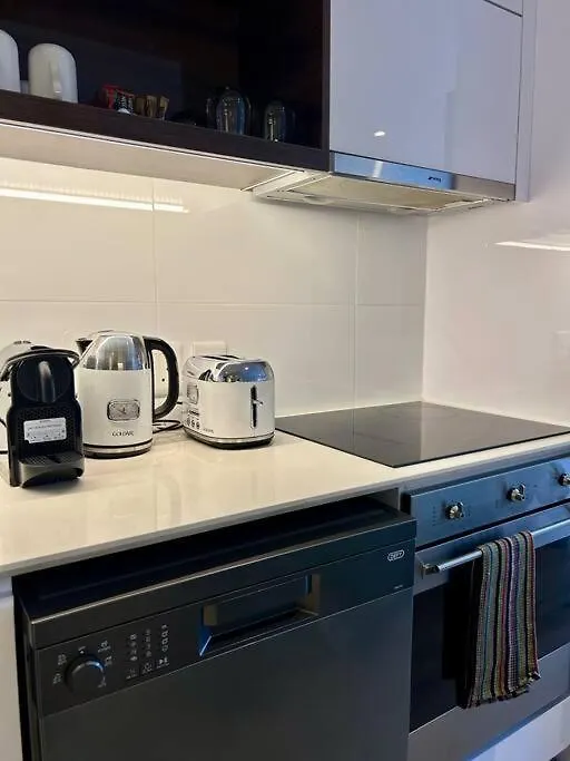 Apartment Modern 14Th Floor Apt With Balcony & Mountain Views At 16Onbree Cape Town South Africa